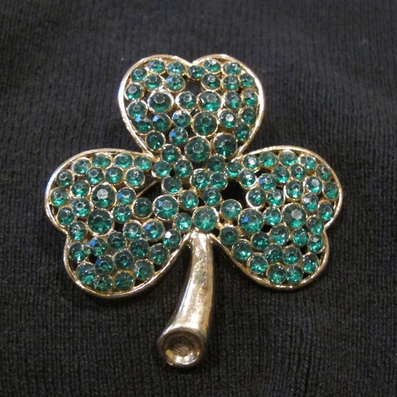 Jewelry - Vintage Shamrock pin